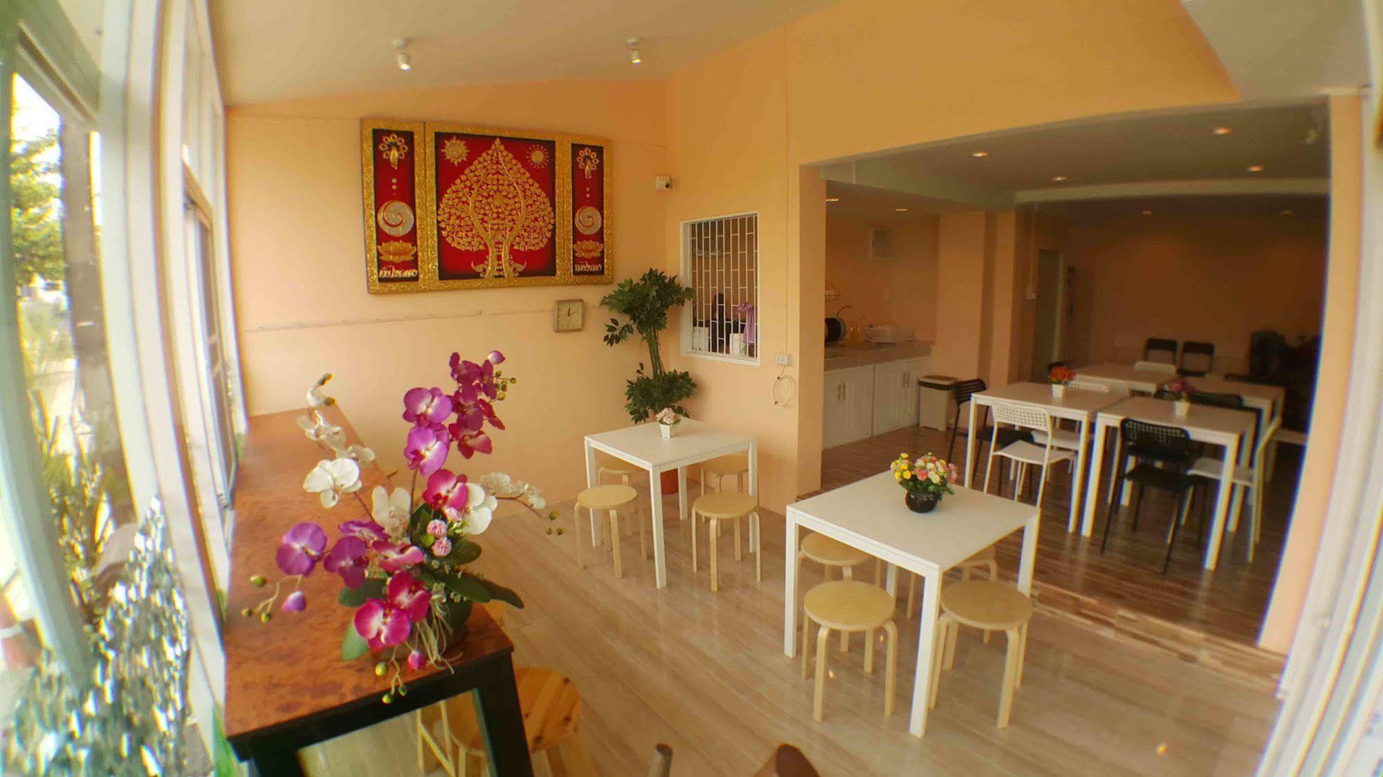 الشقق الفندقية Ban Lat Krachaengفي  Suansin Art Garden المظهر الخارجي الصورة