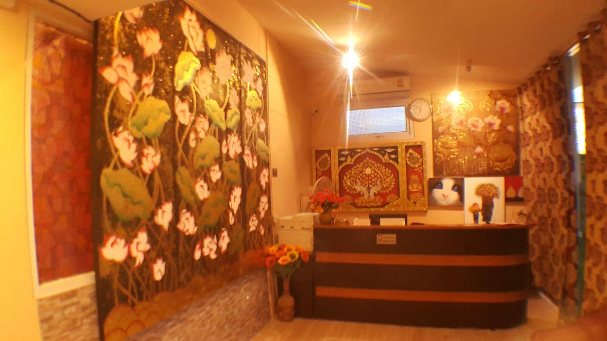 الشقق الفندقية Ban Lat Krachaengفي  Suansin Art Garden المظهر الخارجي الصورة